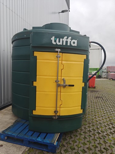 Tuffa 6000 litre plastic - -,